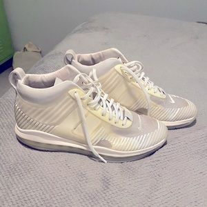 Men’s John Elliot x Lebron sneakers